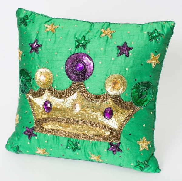 14" x 14" Green Pillow w Queen Crown