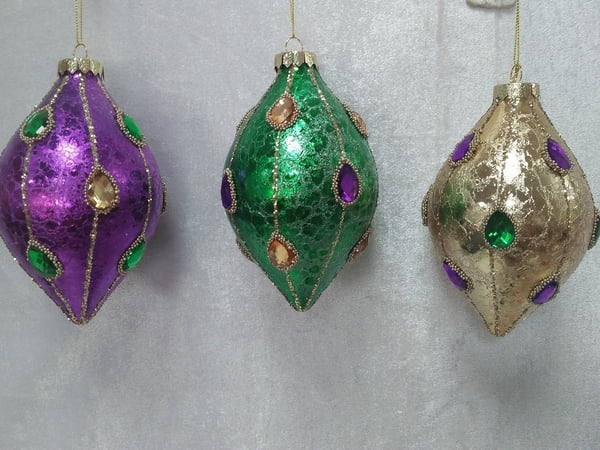 6" Oval Green Ornament w Jewels