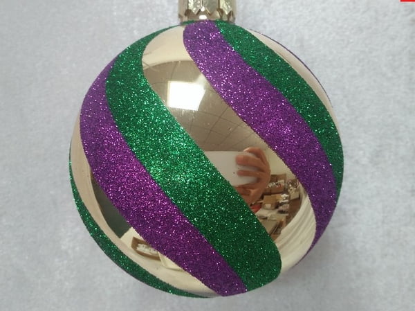 2.75" Round Ornament w Swirl Stripes